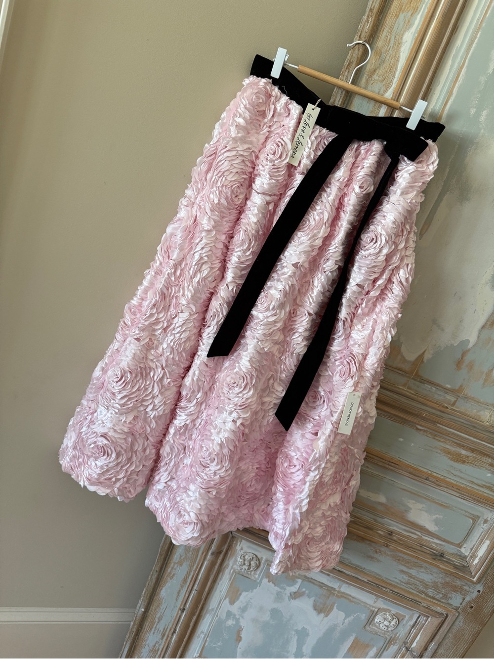 NWT For Love & Lemons Nicolette Midi Pink Floral Textured Skirt size Large
